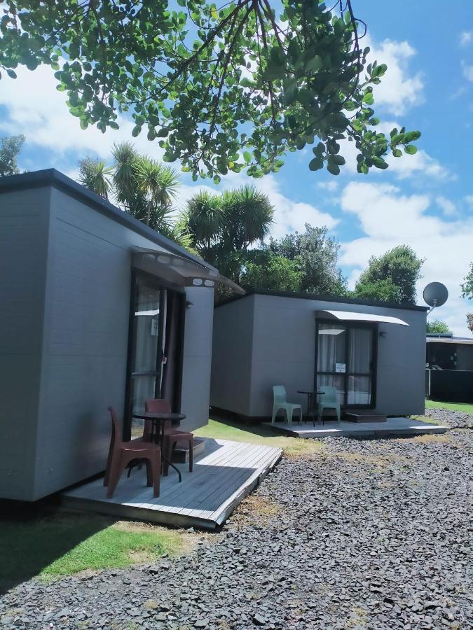 Port Waikato Holiday Park ภายนอก รูปภาพ